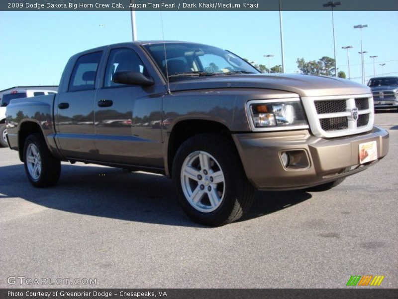 Austin Tan Pearl / Dark Khaki/Medium Khaki 2009 Dodge Dakota Big Horn Crew Cab