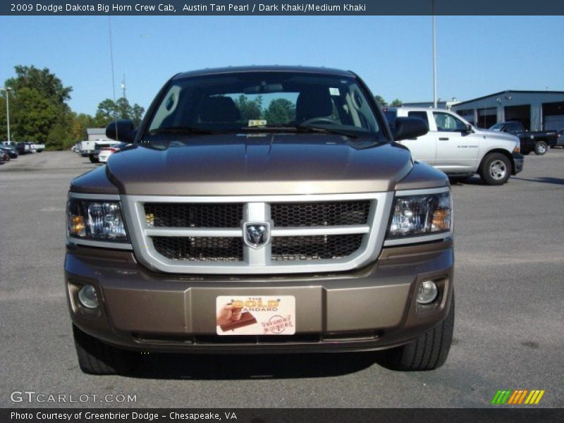 Austin Tan Pearl / Dark Khaki/Medium Khaki 2009 Dodge Dakota Big Horn Crew Cab