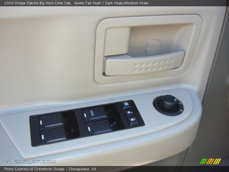 Austin Tan Pearl / Dark Khaki/Medium Khaki 2009 Dodge Dakota Big Horn Crew Cab
