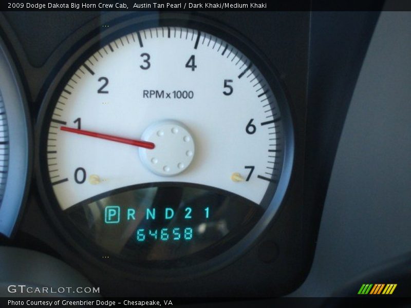 Austin Tan Pearl / Dark Khaki/Medium Khaki 2009 Dodge Dakota Big Horn Crew Cab