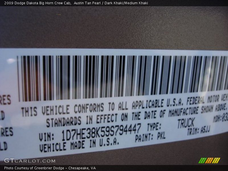 Austin Tan Pearl / Dark Khaki/Medium Khaki 2009 Dodge Dakota Big Horn Crew Cab