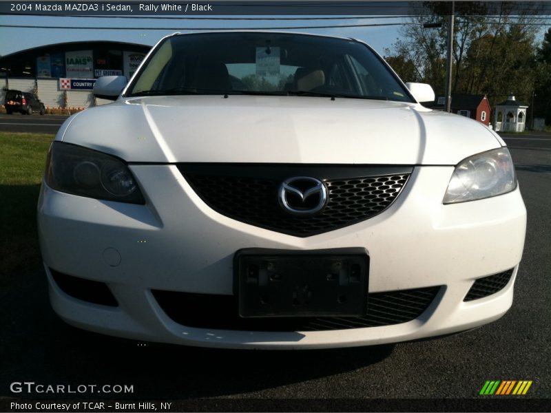 Rally White / Black 2004 Mazda MAZDA3 i Sedan