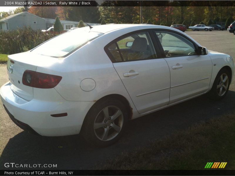 Rally White / Black 2004 Mazda MAZDA3 i Sedan