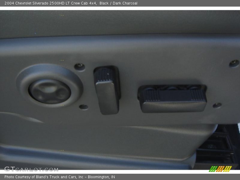Black / Dark Charcoal 2004 Chevrolet Silverado 2500HD LT Crew Cab 4x4