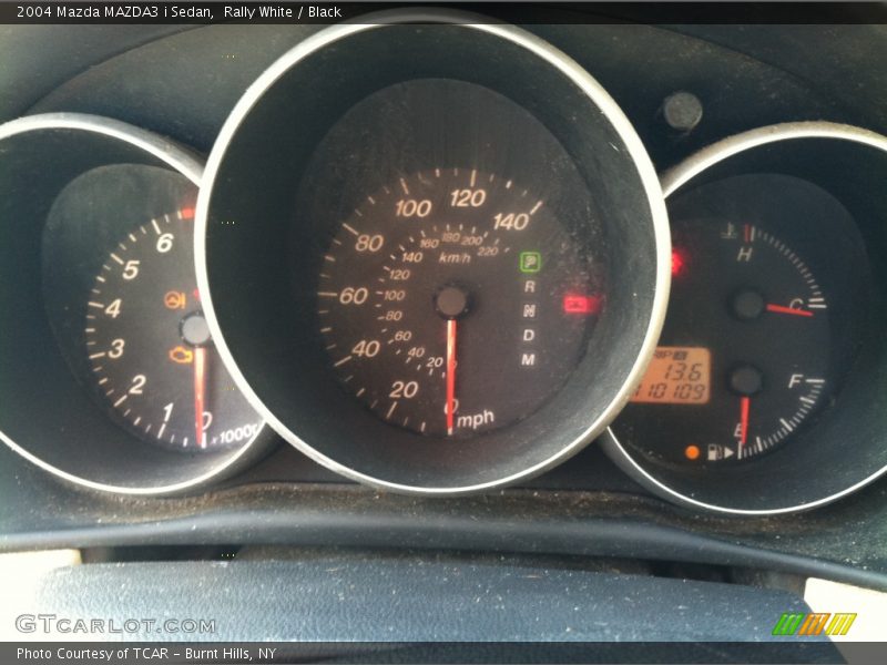 Rally White / Black 2004 Mazda MAZDA3 i Sedan