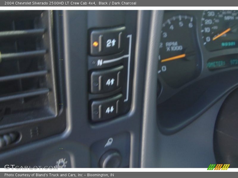 Black / Dark Charcoal 2004 Chevrolet Silverado 2500HD LT Crew Cab 4x4