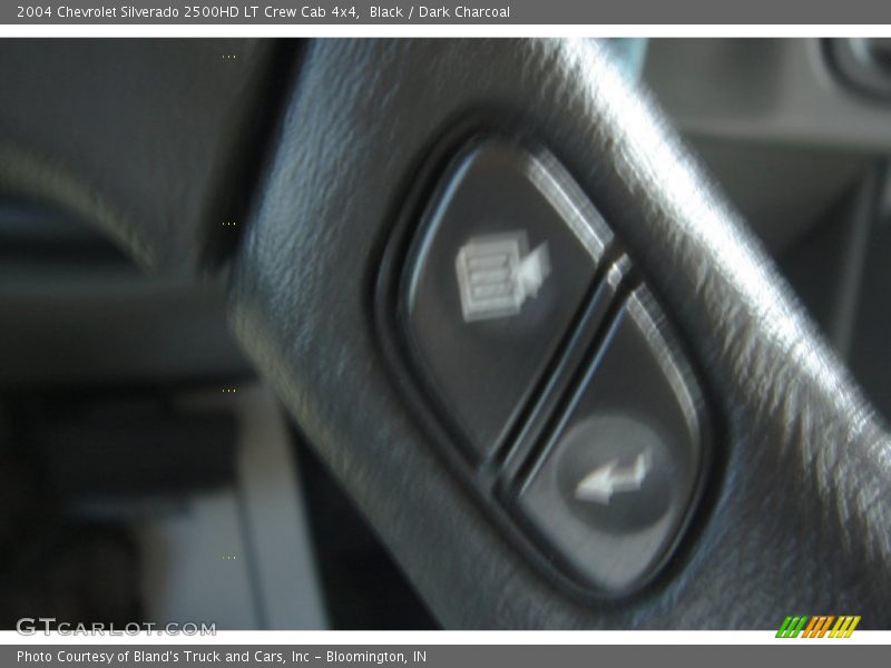 Black / Dark Charcoal 2004 Chevrolet Silverado 2500HD LT Crew Cab 4x4