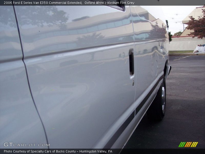 Oxford White / Medium Flint Grey 2006 Ford E Series Van E350 Commercial Extended