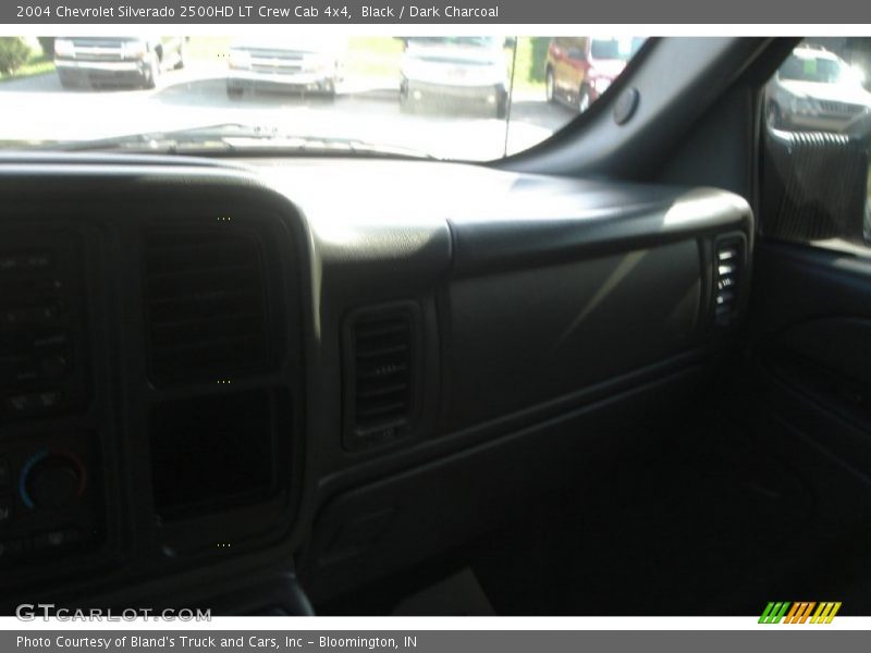 Black / Dark Charcoal 2004 Chevrolet Silverado 2500HD LT Crew Cab 4x4