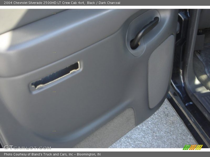 Black / Dark Charcoal 2004 Chevrolet Silverado 2500HD LT Crew Cab 4x4