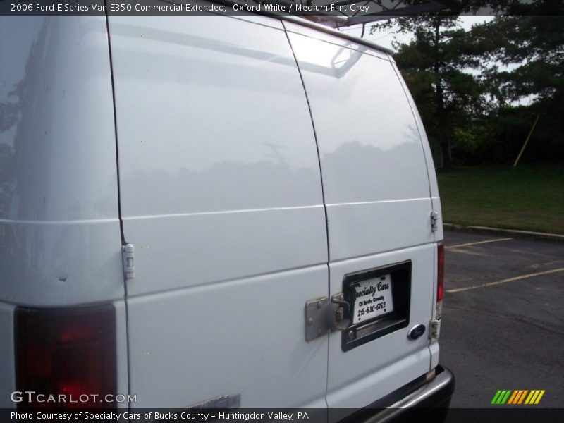 Oxford White / Medium Flint Grey 2006 Ford E Series Van E350 Commercial Extended