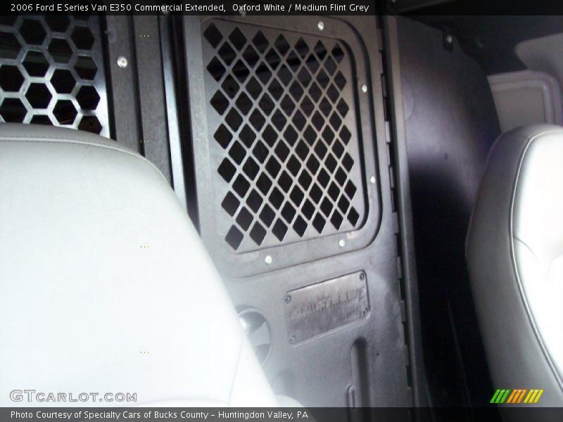 Oxford White / Medium Flint Grey 2006 Ford E Series Van E350 Commercial Extended