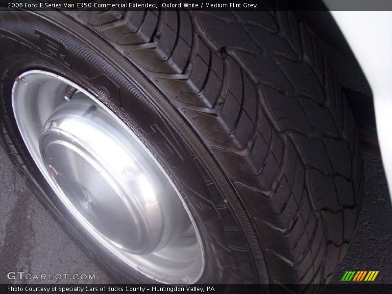 Oxford White / Medium Flint Grey 2006 Ford E Series Van E350 Commercial Extended