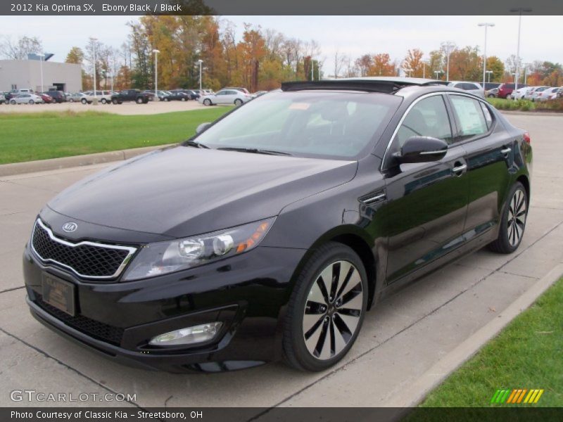 Front 3/4 View of 2012 Optima SX