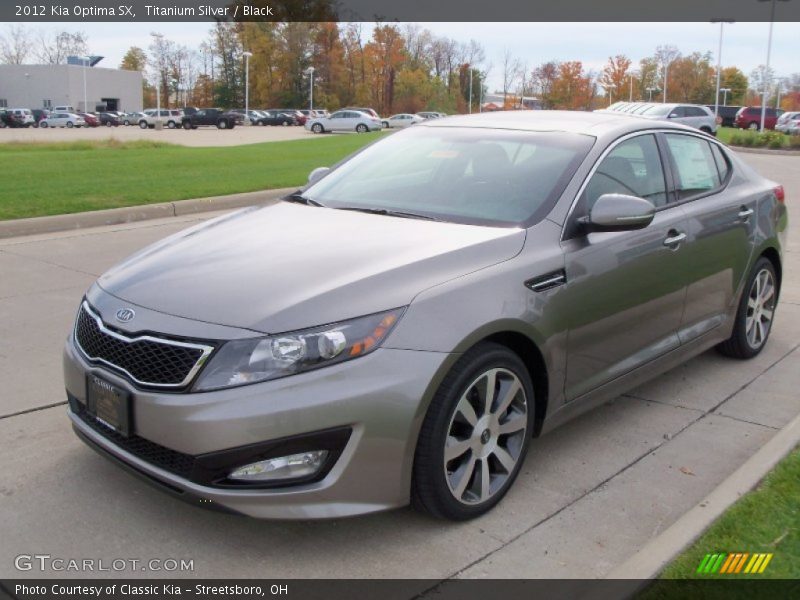 Front 3/4 View of 2012 Optima SX