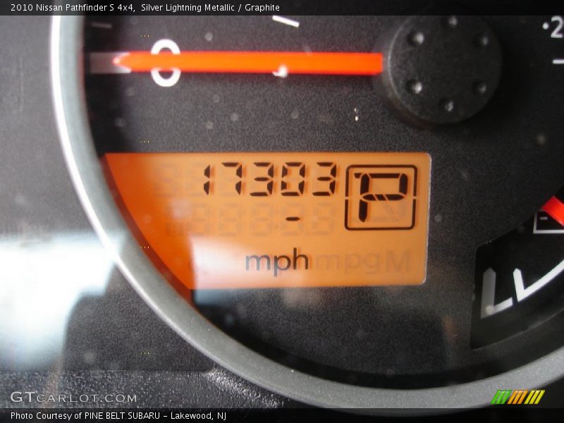 Silver Lightning Metallic / Graphite 2010 Nissan Pathfinder S 4x4