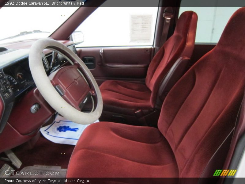 Bright White / Red 1992 Dodge Caravan SE