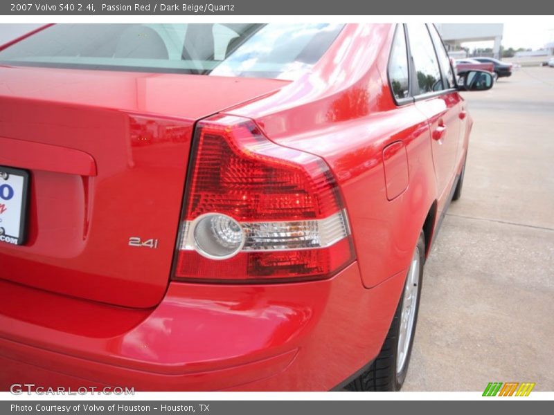 Passion Red / Dark Beige/Quartz 2007 Volvo S40 2.4i