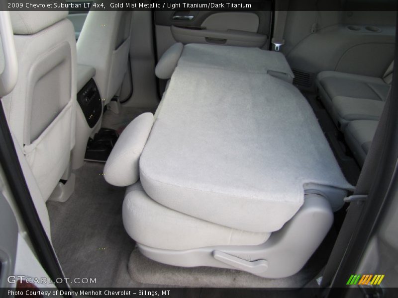 Gold Mist Metallic / Light Titanium/Dark Titanium 2009 Chevrolet Suburban LT 4x4