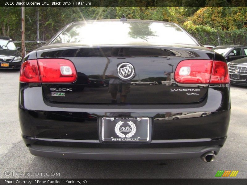 Black Onyx / Titanium 2010 Buick Lucerne CXL