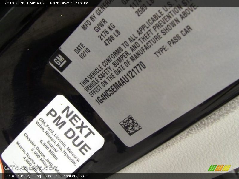 Black Onyx / Titanium 2010 Buick Lucerne CXL