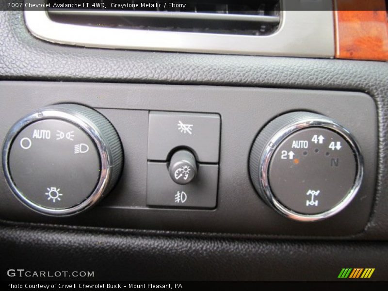 Controls of 2007 Avalanche LT 4WD