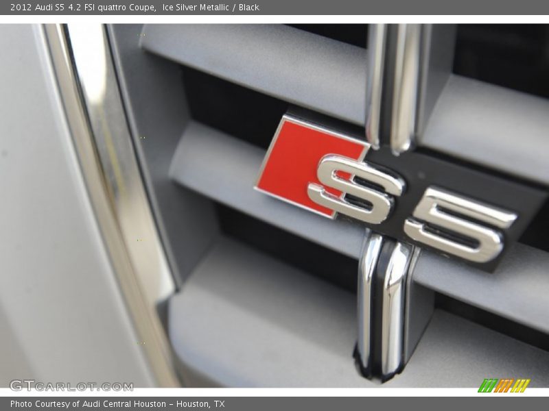  2012 S5 4.2 FSI quattro Coupe Logo