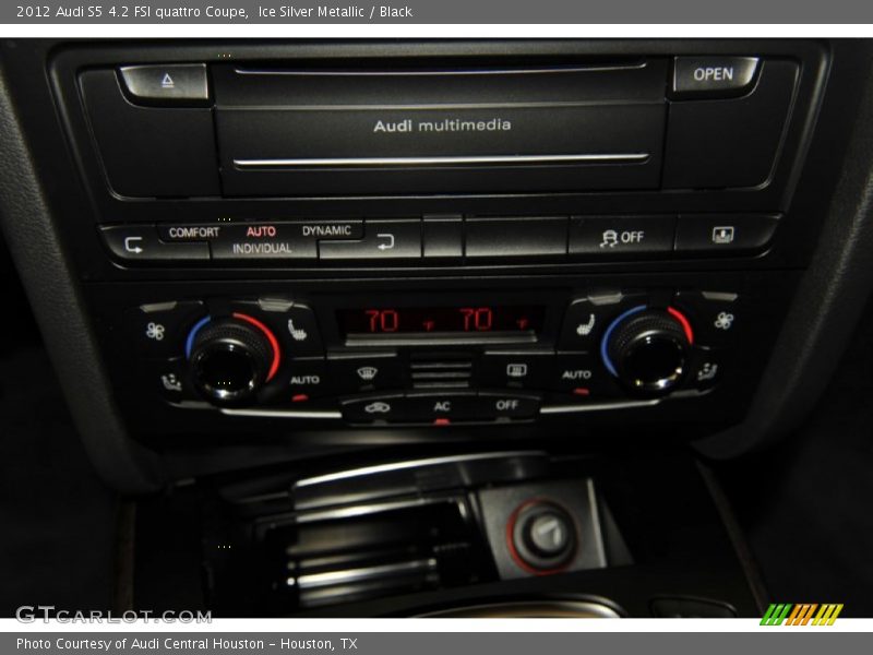 Controls of 2012 S5 4.2 FSI quattro Coupe