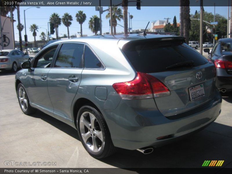 Aloe Green Metallic / Ivory 2010 Toyota Venza V6