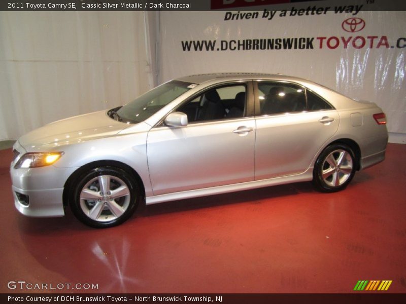 Classic Silver Metallic / Dark Charcoal 2011 Toyota Camry SE