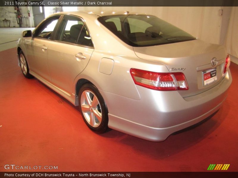 Classic Silver Metallic / Dark Charcoal 2011 Toyota Camry SE
