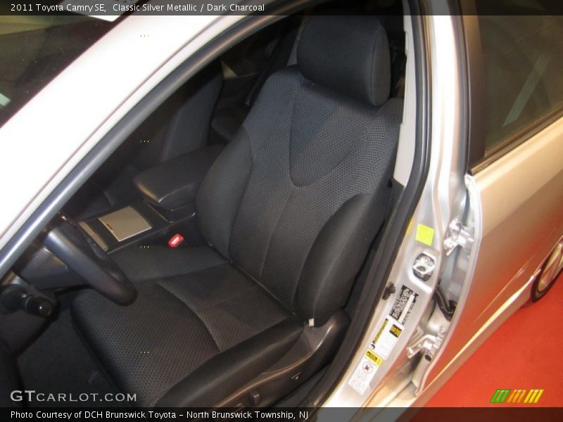 Classic Silver Metallic / Dark Charcoal 2011 Toyota Camry SE