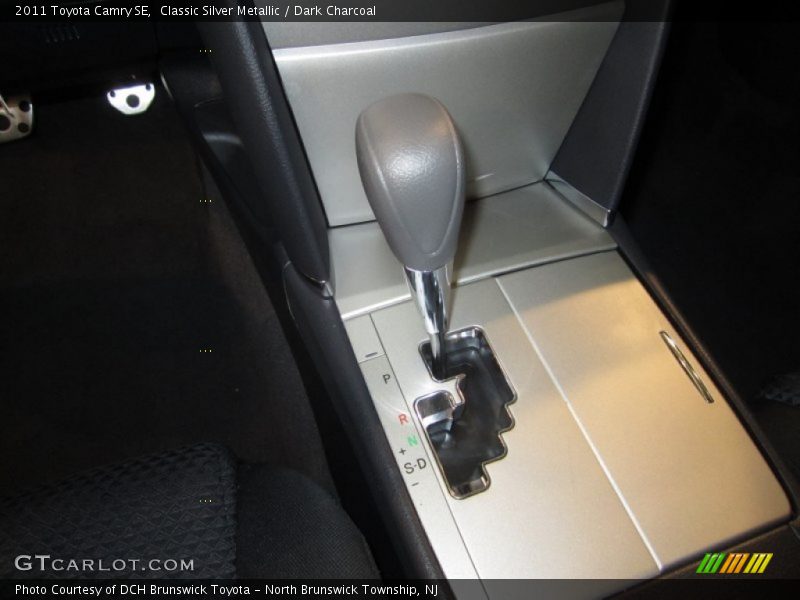 Classic Silver Metallic / Dark Charcoal 2011 Toyota Camry SE