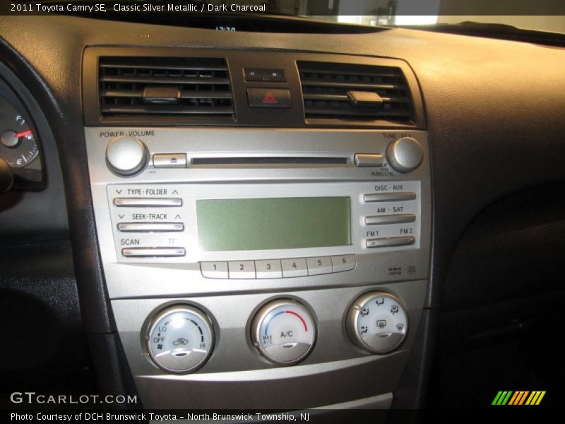Classic Silver Metallic / Dark Charcoal 2011 Toyota Camry SE