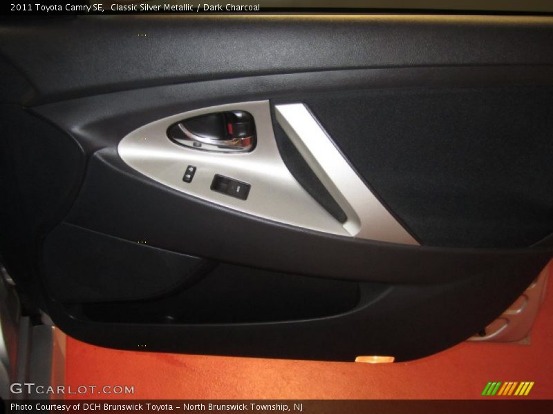 Classic Silver Metallic / Dark Charcoal 2011 Toyota Camry SE