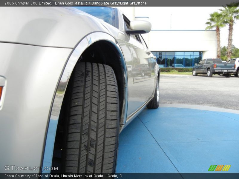 Linen Gold Metallic / Dark Slate Gray/Light Graystone 2006 Chrysler 300 Limited