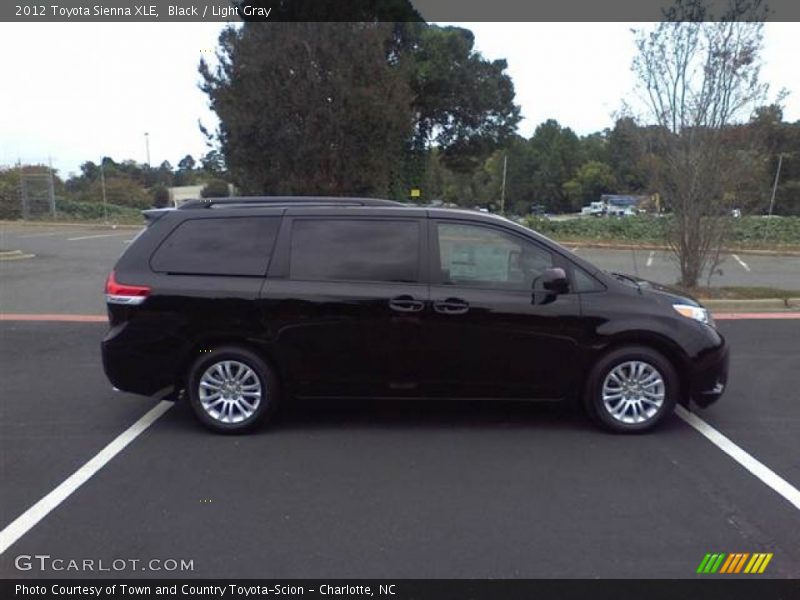 2012 Sienna XLE Black