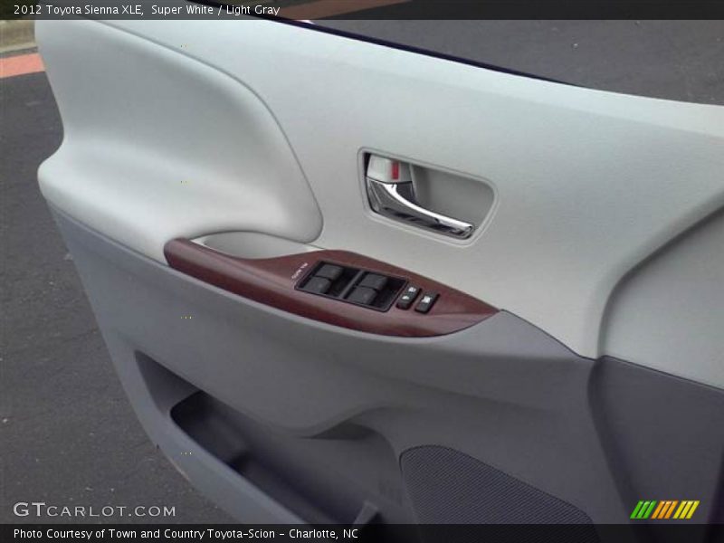 Super White / Light Gray 2012 Toyota Sienna XLE