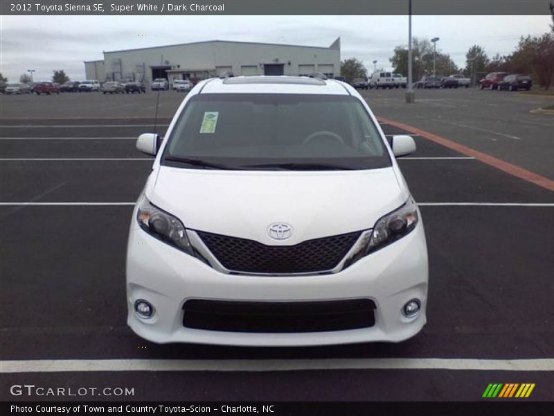 Super White / Dark Charcoal 2012 Toyota Sienna SE