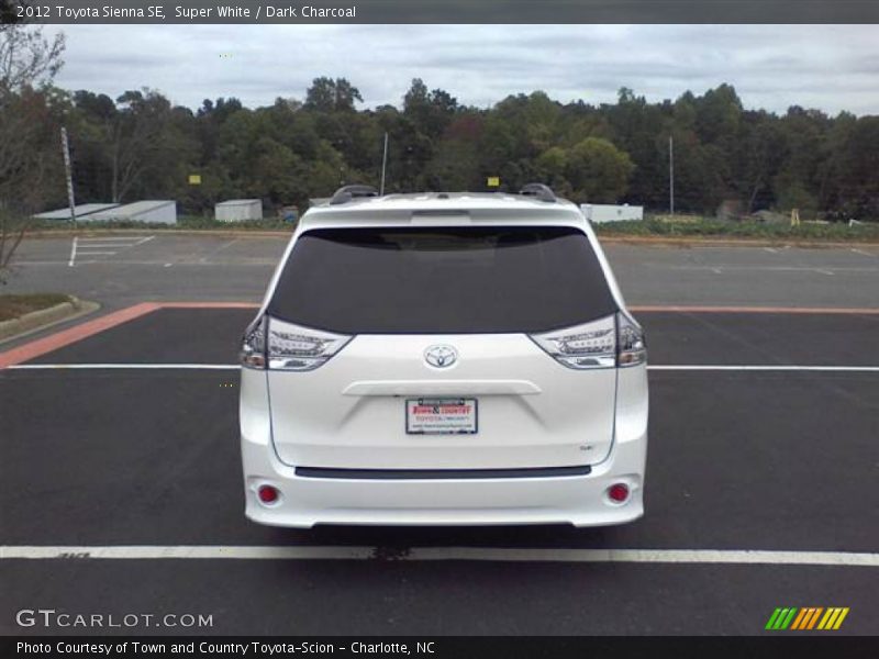 Super White / Dark Charcoal 2012 Toyota Sienna SE