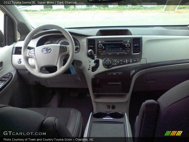 Super White / Dark Charcoal 2012 Toyota Sienna SE