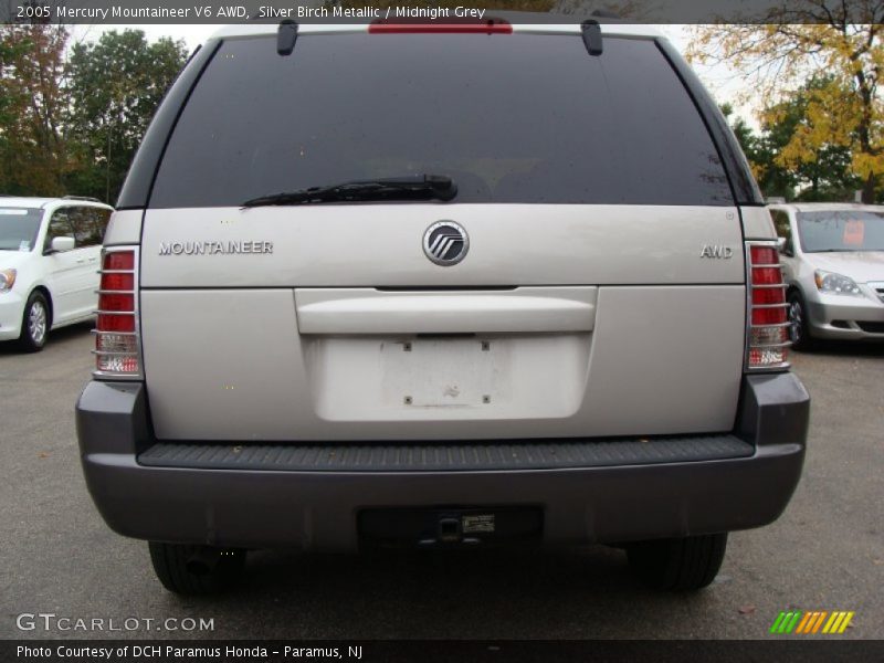 Silver Birch Metallic / Midnight Grey 2005 Mercury Mountaineer V6 AWD