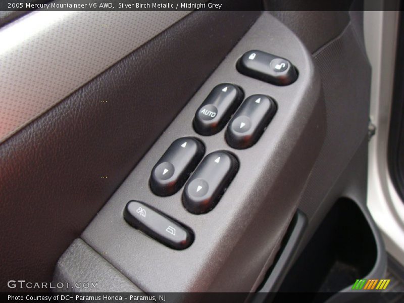 Silver Birch Metallic / Midnight Grey 2005 Mercury Mountaineer V6 AWD