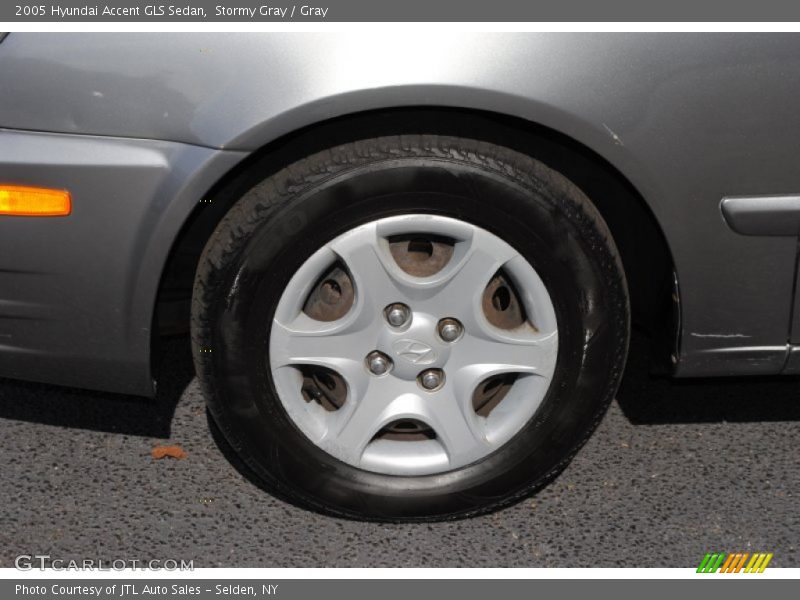 Stormy Gray / Gray 2005 Hyundai Accent GLS Sedan