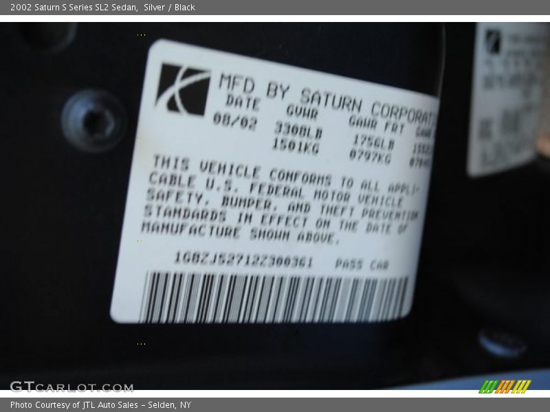 Silver / Black 2002 Saturn S Series SL2 Sedan