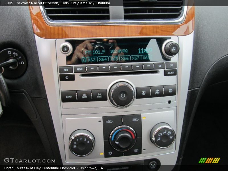 Dark Gray Metallic / Titanium 2009 Chevrolet Malibu LT Sedan
