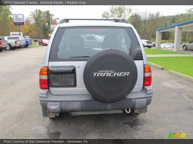 Silverleaf Metallic / Medium Gray 2004 Chevrolet Tracker