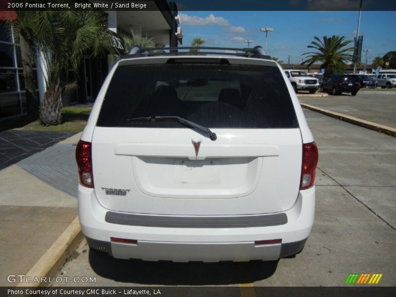 Bright White / Sand Beige 2006 Pontiac Torrent