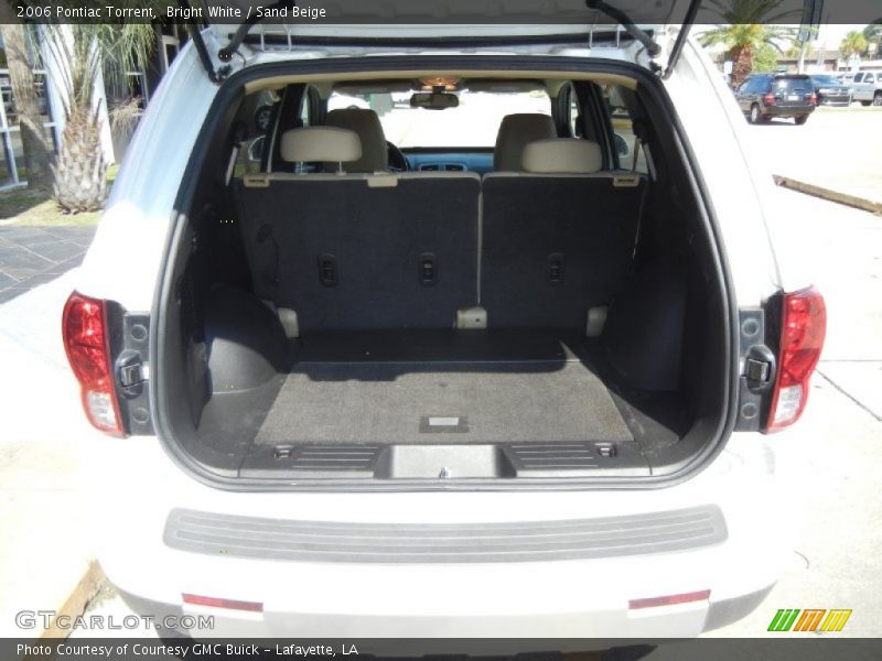 Bright White / Sand Beige 2006 Pontiac Torrent
