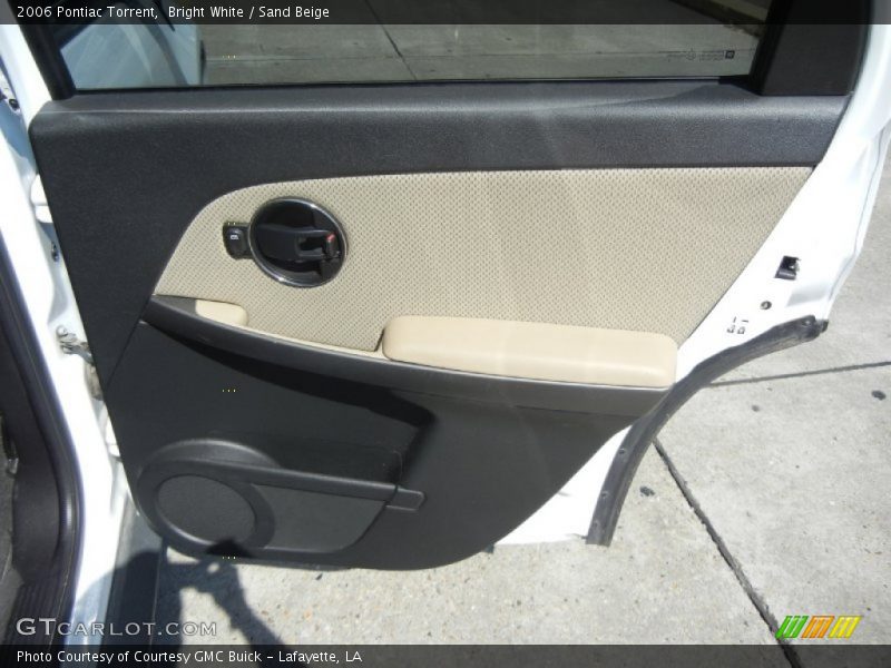 Bright White / Sand Beige 2006 Pontiac Torrent